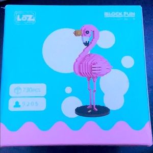 730 pcs flamingo statue legos